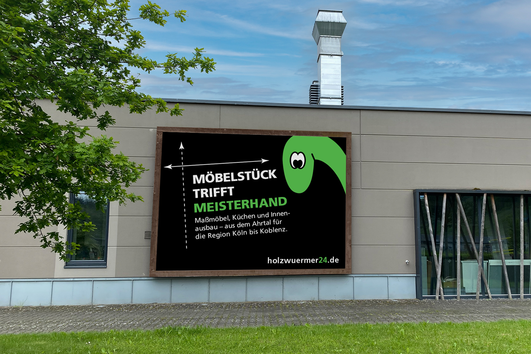 Plakat für holzwuermer24.de, das für maßgefertigte Möbel und Inneneinrichtungen im Raum Köln wirbt.